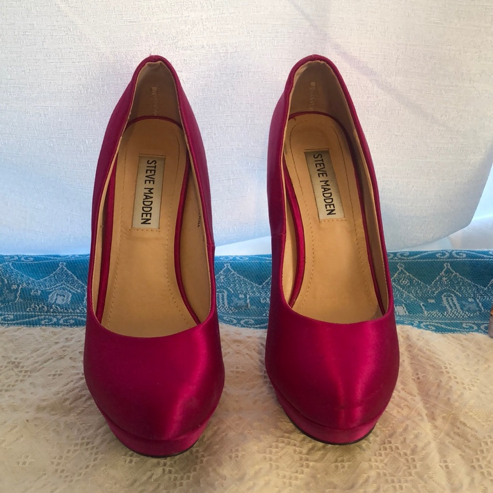 Steve Madden Hot Pink heels size 6M